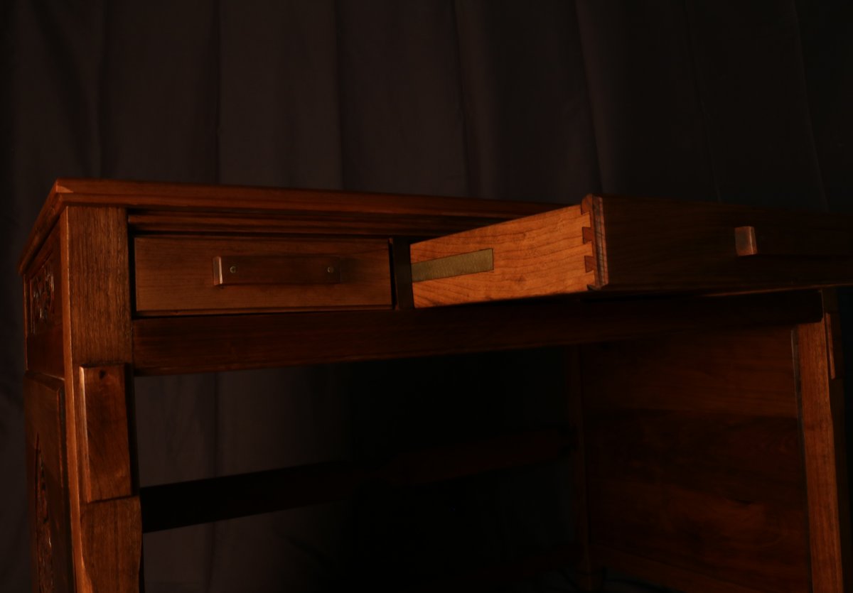 Archivum Obscura - Hand-cut dovetail joinery on drawer