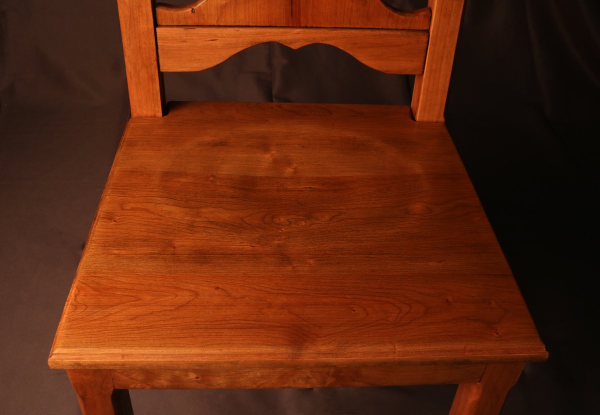 Sedes Umbrae - Cherry seat showing grain pattern